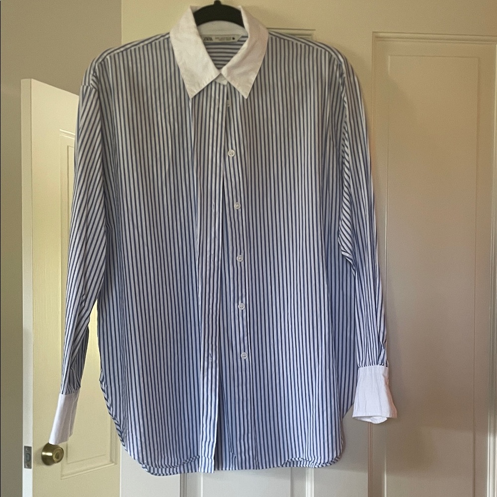 Zara Men's Blue and White Striped Dress Shirt